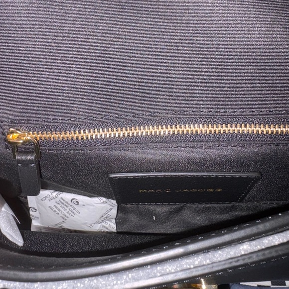 Marc Jacobs J Black Leather Crossbody Bag with gold chain - Picture 6 of 8